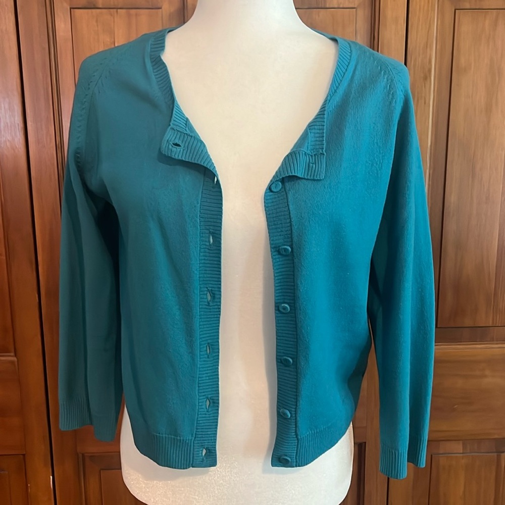 Women’s Theory wool cropped sweater sz L